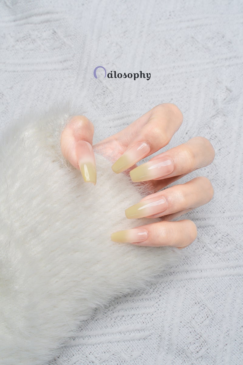 Nailosophy أظافر جيل مصنوعة يدويًا باللون الخوخي إلى الأخضر ماتشا بتدرج أومبري | شكل كوفين - Image 4
